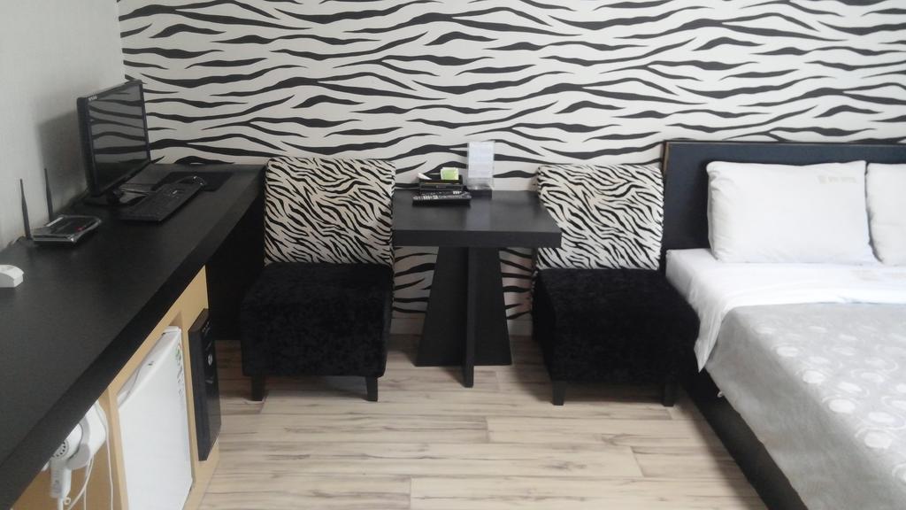 Geoje Win Hotel Oda fotoğraf