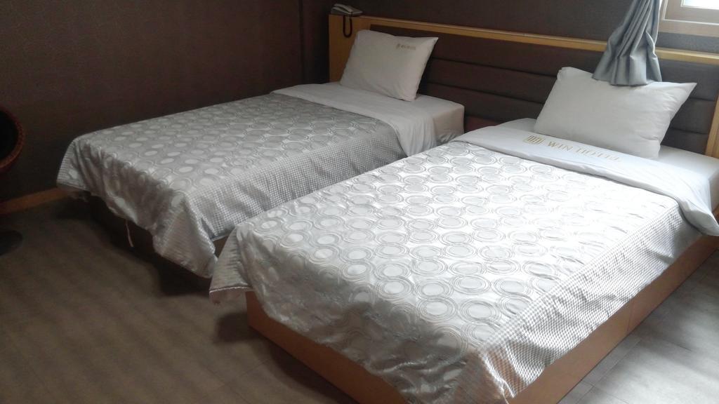 Geoje Win Hotel Oda fotoğraf